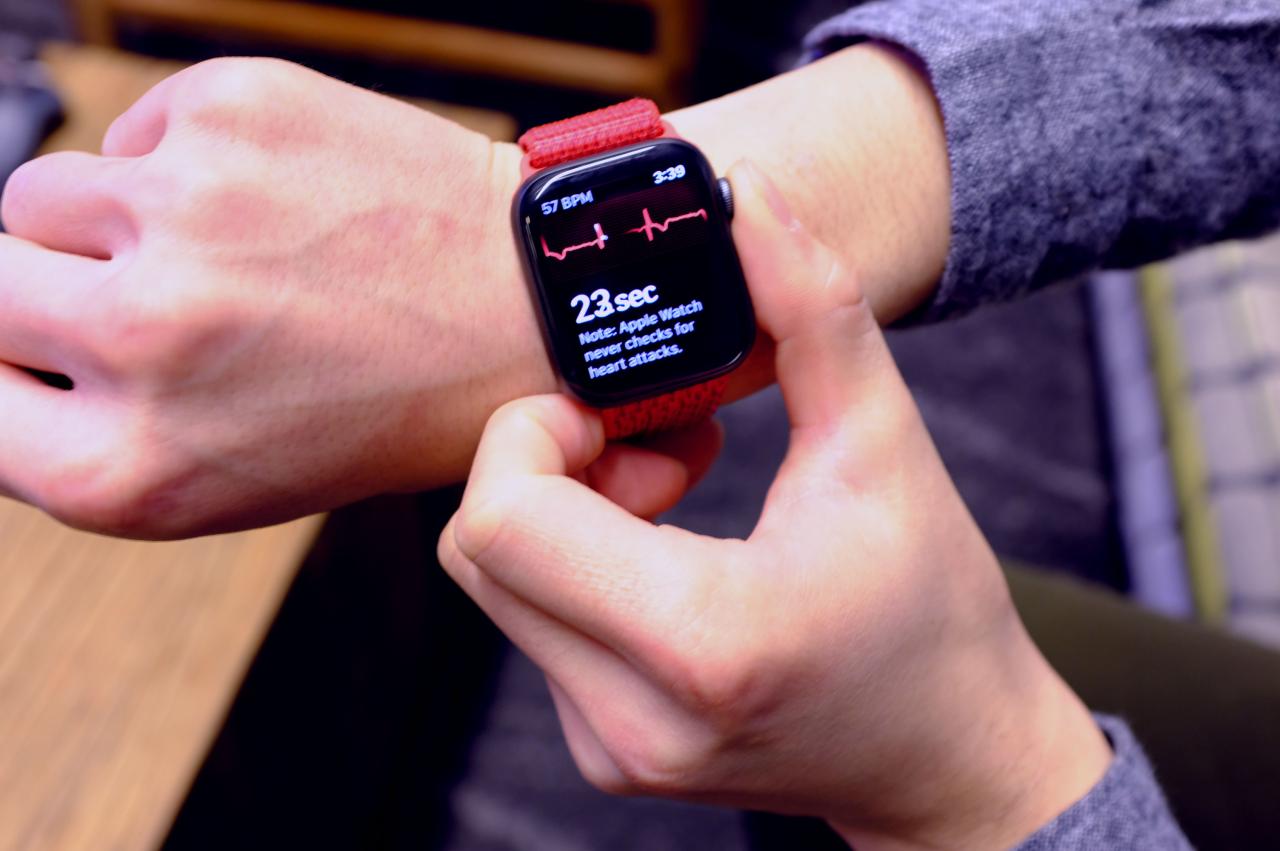 The Apple Watch's ECG feature goes live today | TechCrunch